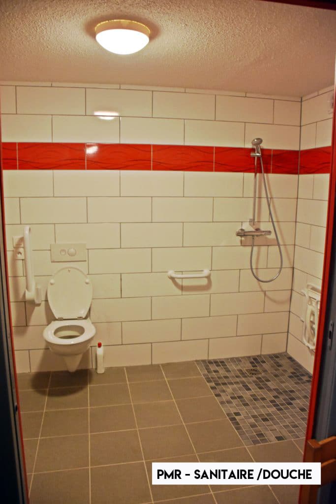 PMR-Sanitaire-douche-683x1024